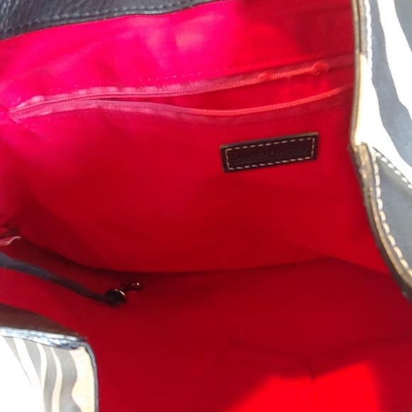 GUC Dooney & Bourke Zebra Print Hobo Bag - Picture 4 of 8